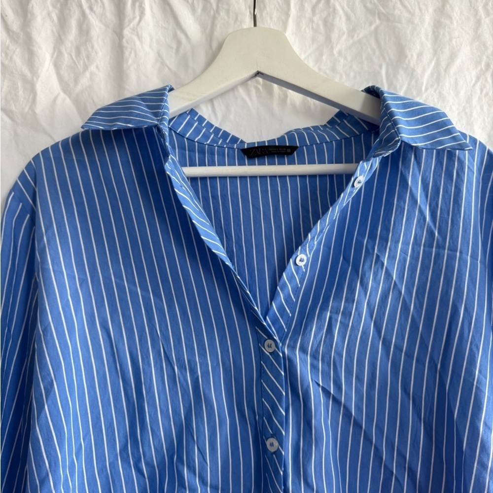 Zara Blue Striped Button Embroidered Lace
Cropped Boyfriend Blouse Size Large - Picture 9 of 11